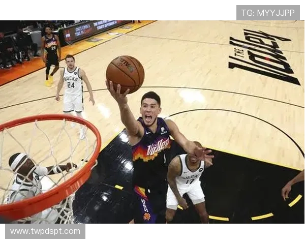 布克反思失误原因称对球处理过于随意并强调团队化学反应仍在培养中